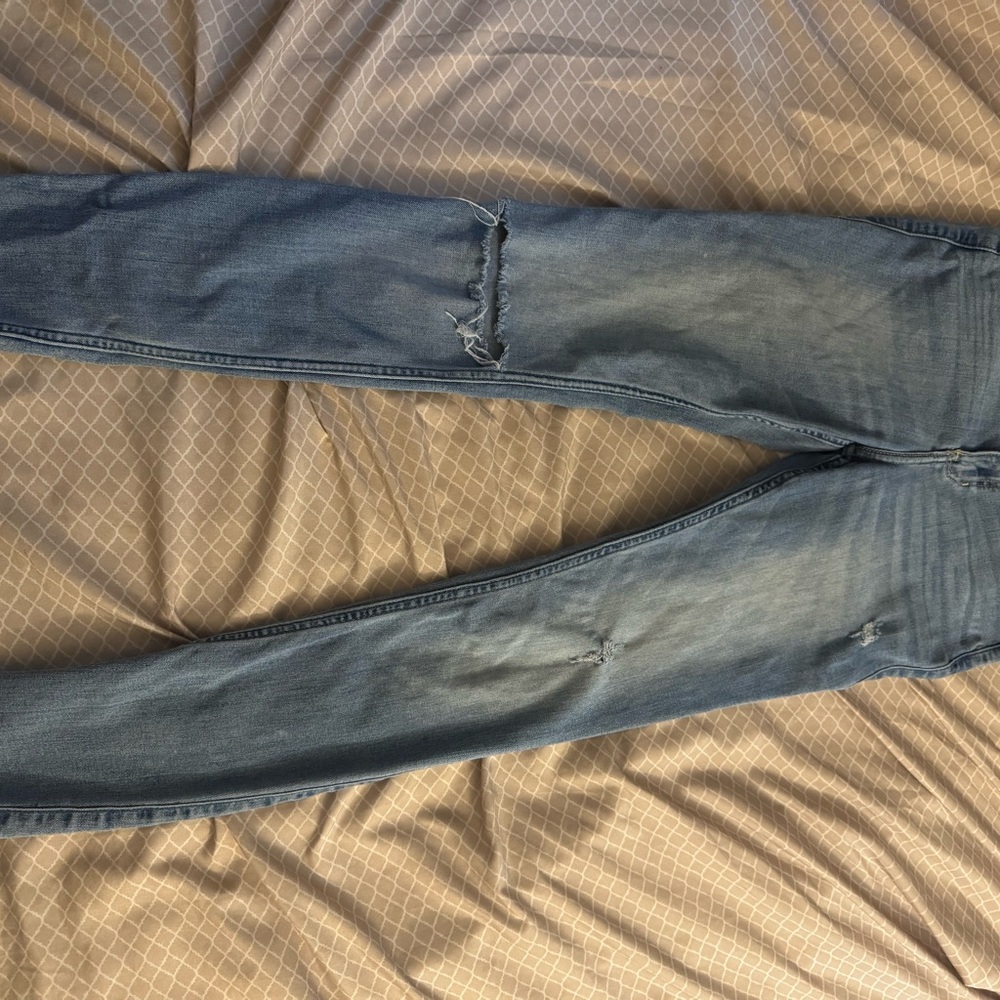 Women’s blue hollister jeans